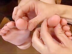 Japanese cutie with kinky instep reveals her erotic soles – come fuck me, Tokyo!